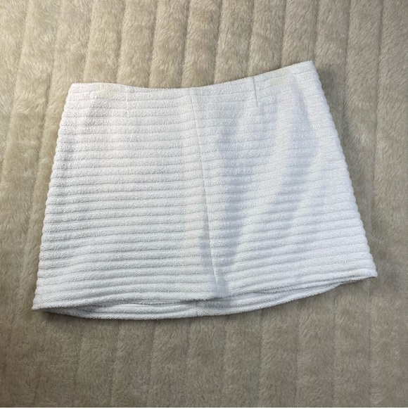 Theory Mini Skirt White 4 - Picture 1 of 6